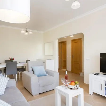 Apartment Spacious T2 In
