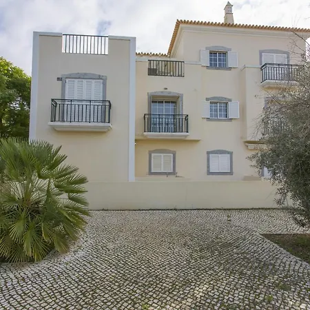 Spacious T2 In Apartament Vilamoura