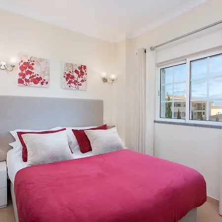 Spacious T2 In Vilamoura